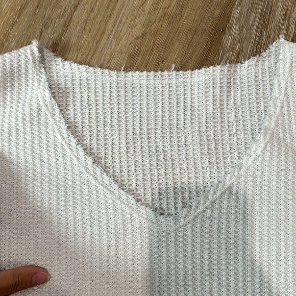 Waffle shirt tshirt v neck crop top - white - Picture 2 of 2